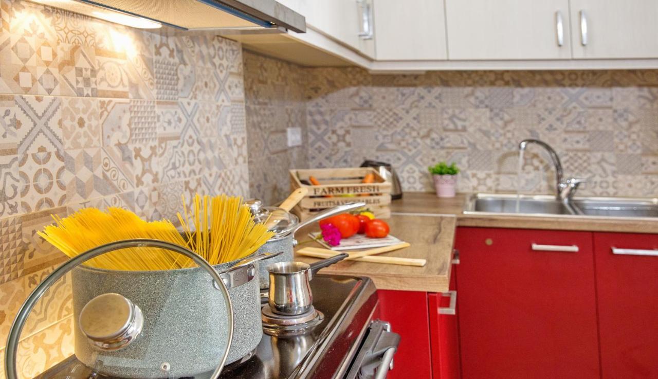 Myrsini'S Apartment Nea Peramos  Ngoại thất bức ảnh